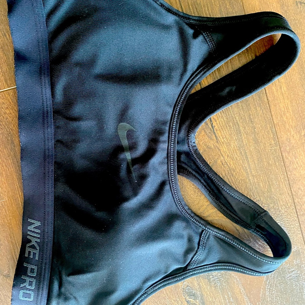 Nike pro black on black sports bra